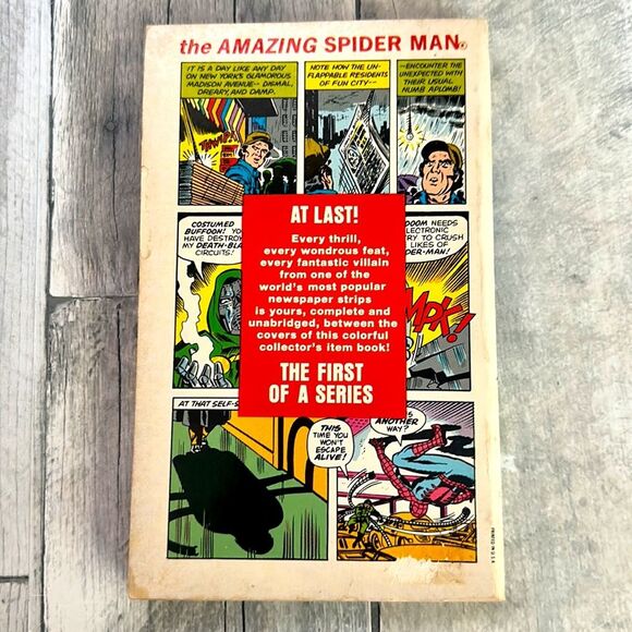 The amazing Spider-Man #1 1980 newspaper strip full color pocket book EUC - Picture 2 of 7